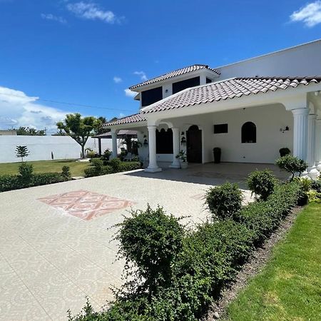 The Gil Place Villa ซานติอาโก เด ลอสกาบาเญโรส ภายนอก รูปภาพ