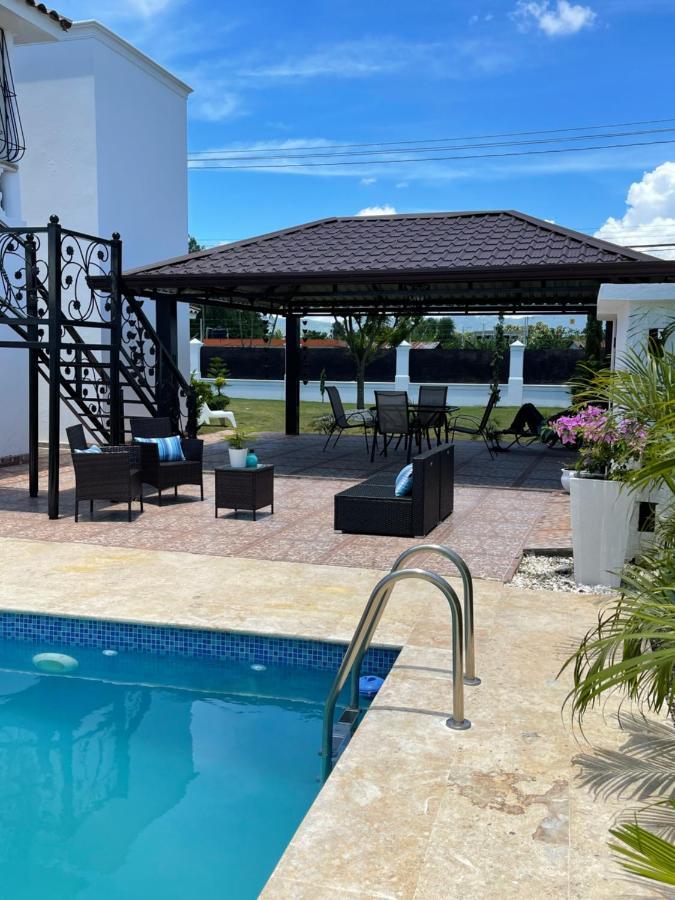 The Gil Place Villa ซานติอาโก เด ลอสกาบาเญโรส ภายนอก รูปภาพ
